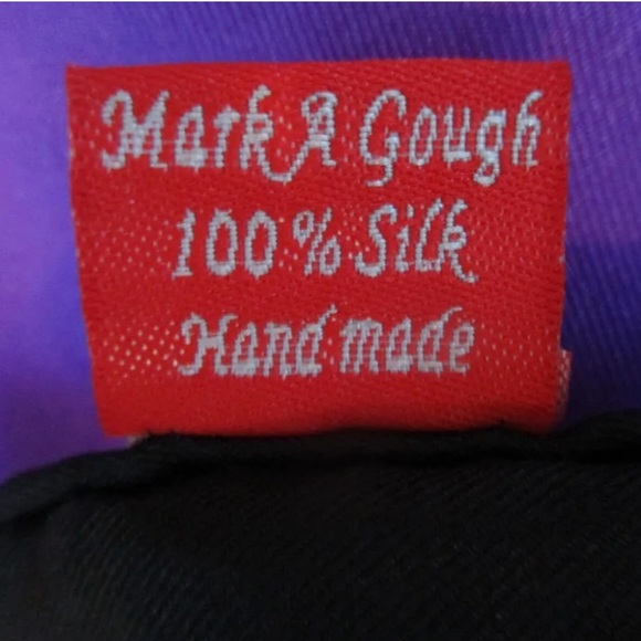 NEW Beautiful Mark A Gough Pablo Picasso Print 100% Silk Handmade Scarf - Picture 3 of 4